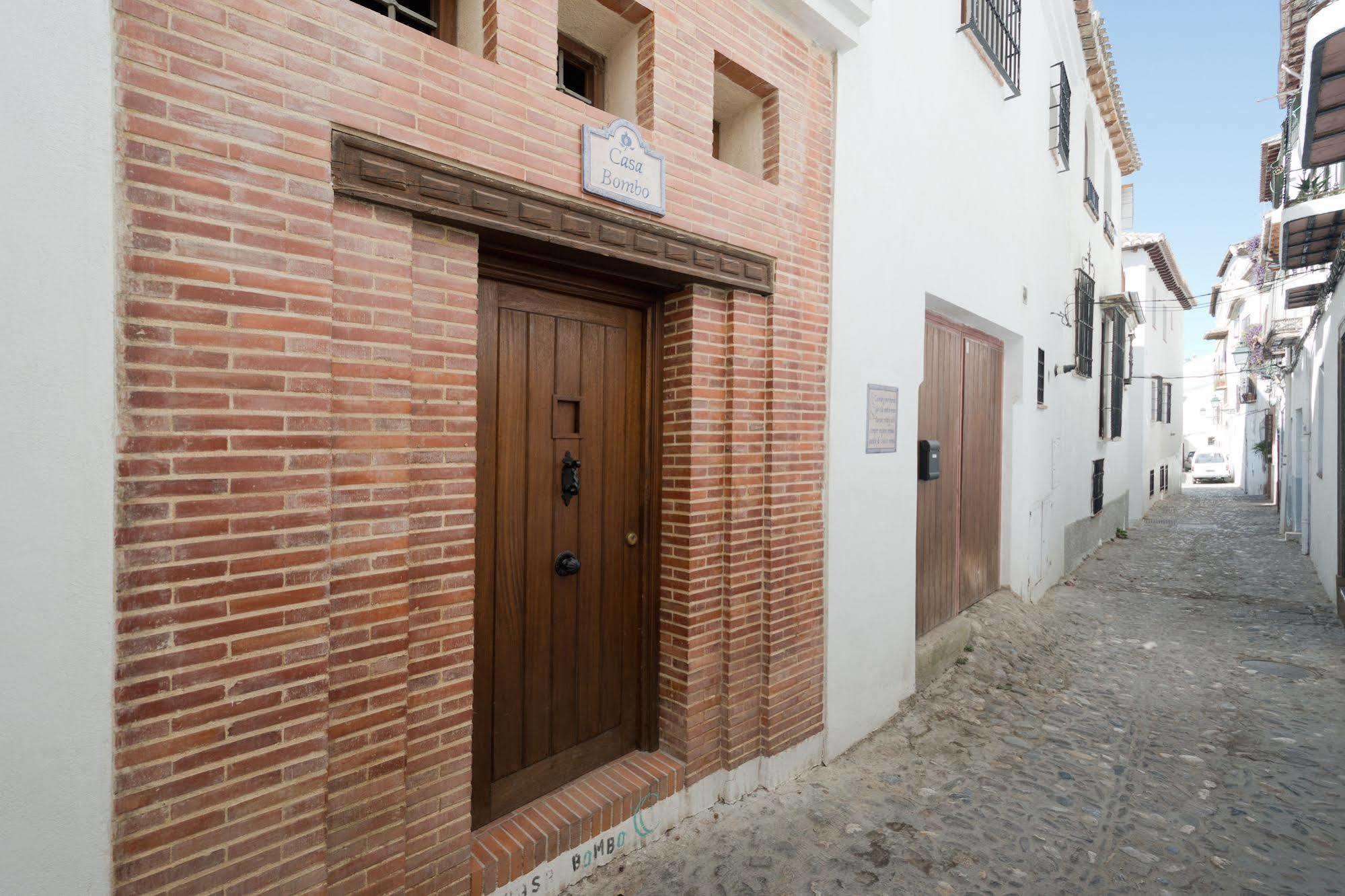 Casa Bombo Bed & Breakfast กรานาดา ภายนอก รูปภาพ